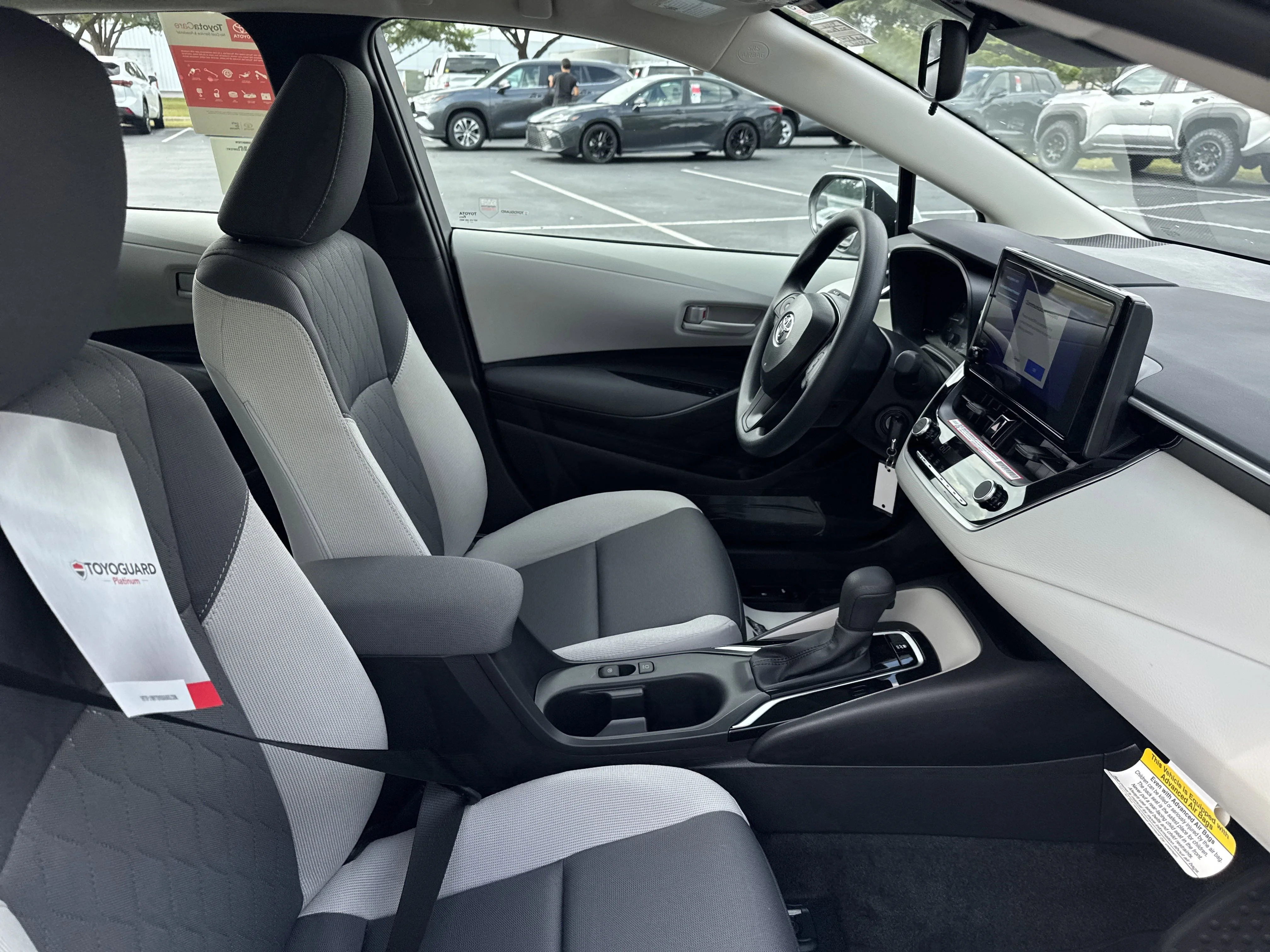 Used 2025  Toyota  image 31