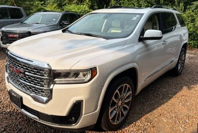 Used 2023 White GMC Denali image 1