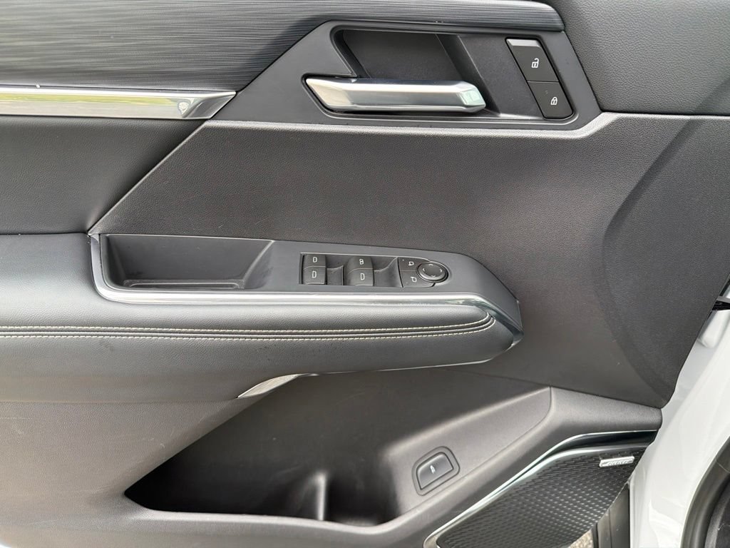 Used 2026 Summit White GMC Elevation image 21