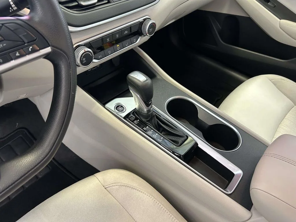Used 2022 Blue Nissan 2.5 SV image 18