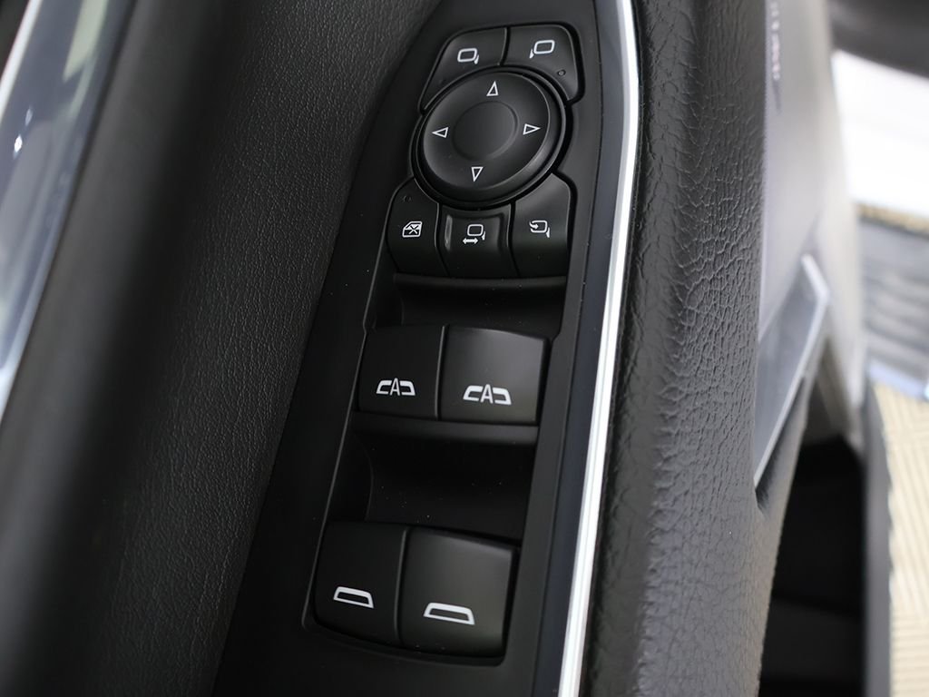 Used 2024 White GMC Denali image 34