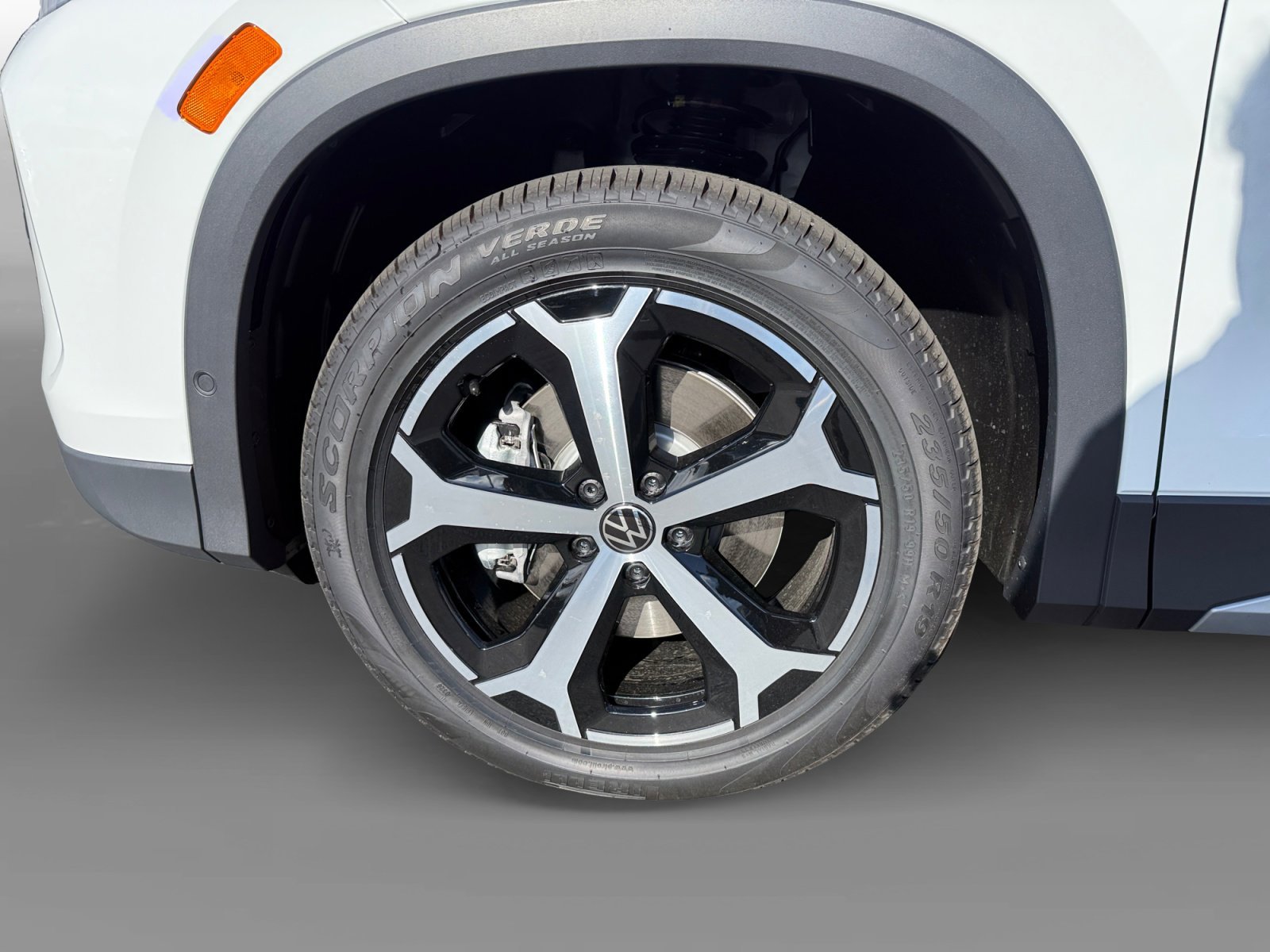 New 2026 Pure White Volkswagen SE image 9