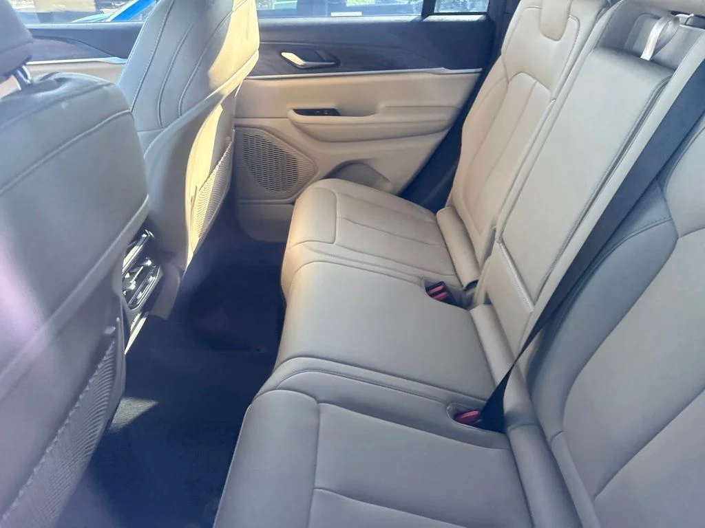 Used 2023 White Jeep Limited image 12