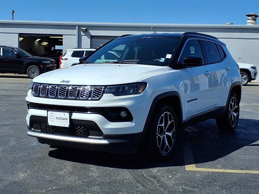 Used 2025 Jeep Compass Limited with VIN 3C4NJDCN9ST524741 for sale in Kansas City