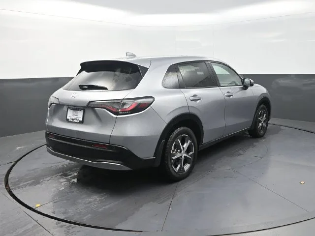 Used 2023 Silver Honda EX-L image 9