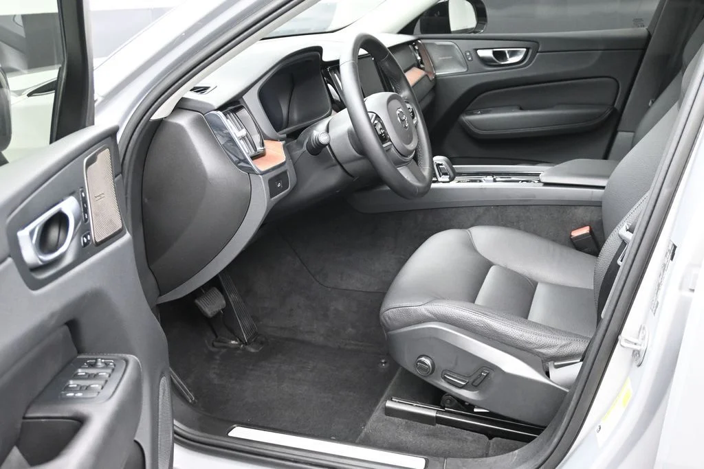 Certified Used 2023 Silver Dawn Volvo Plus image 9