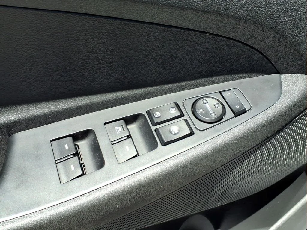 Used 2017 Gray Hyundai SE image 20