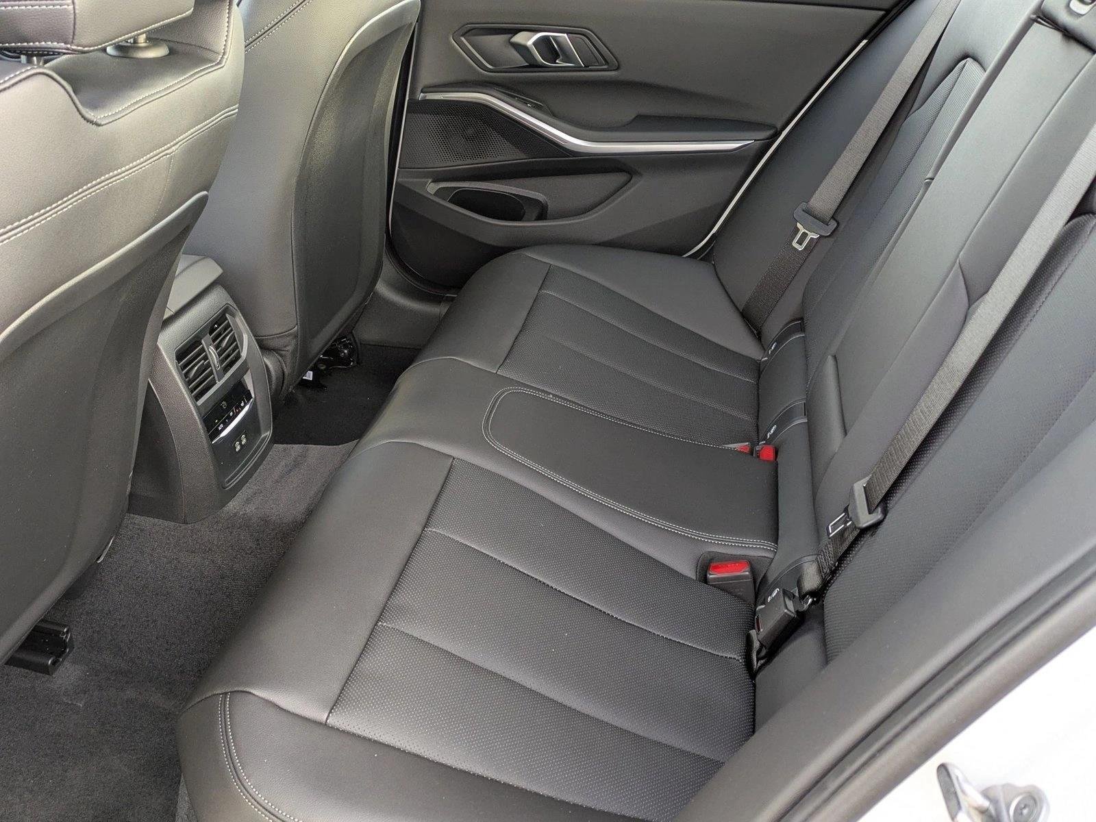 2026 BMW 3 Series 330i - Photo 17