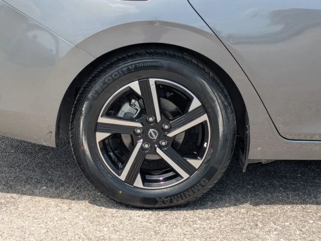 Used 2025 Gray Nissan SV image 9