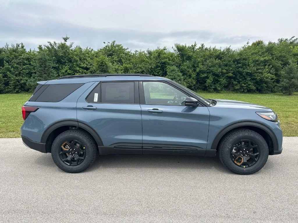 New 2026 Blue Ford Tremor image 8