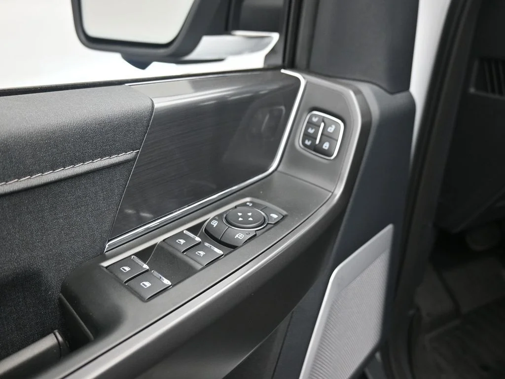 New 2025 Oxford White Ford Lariat image 10