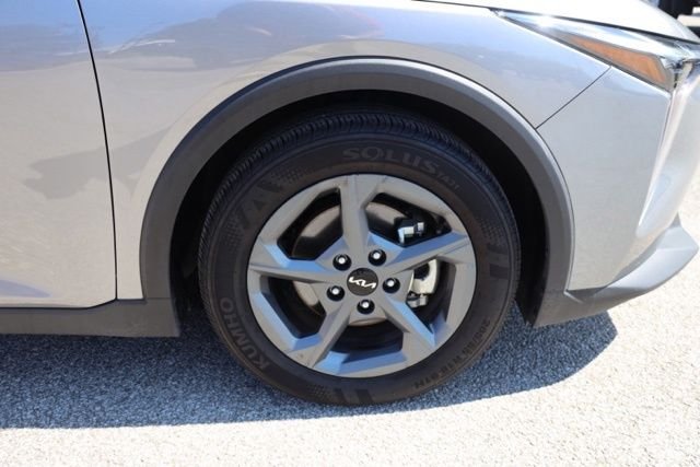 Used 2025 Steel Gray Kia LXS image 14
