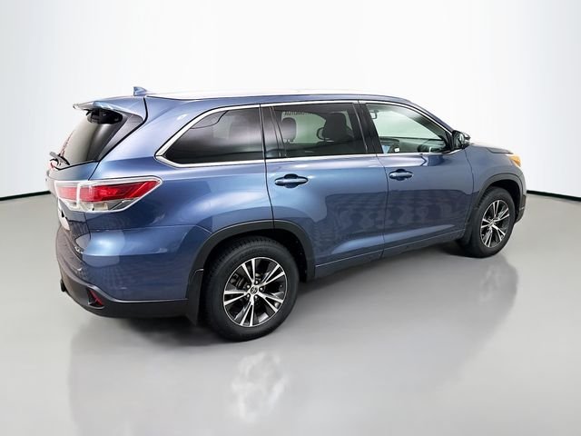 Used 2016 Blue Toyota XLE V6 image 7