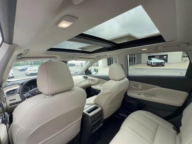 Used 2024 Pearl White TriCoat Nissan SL image 21
