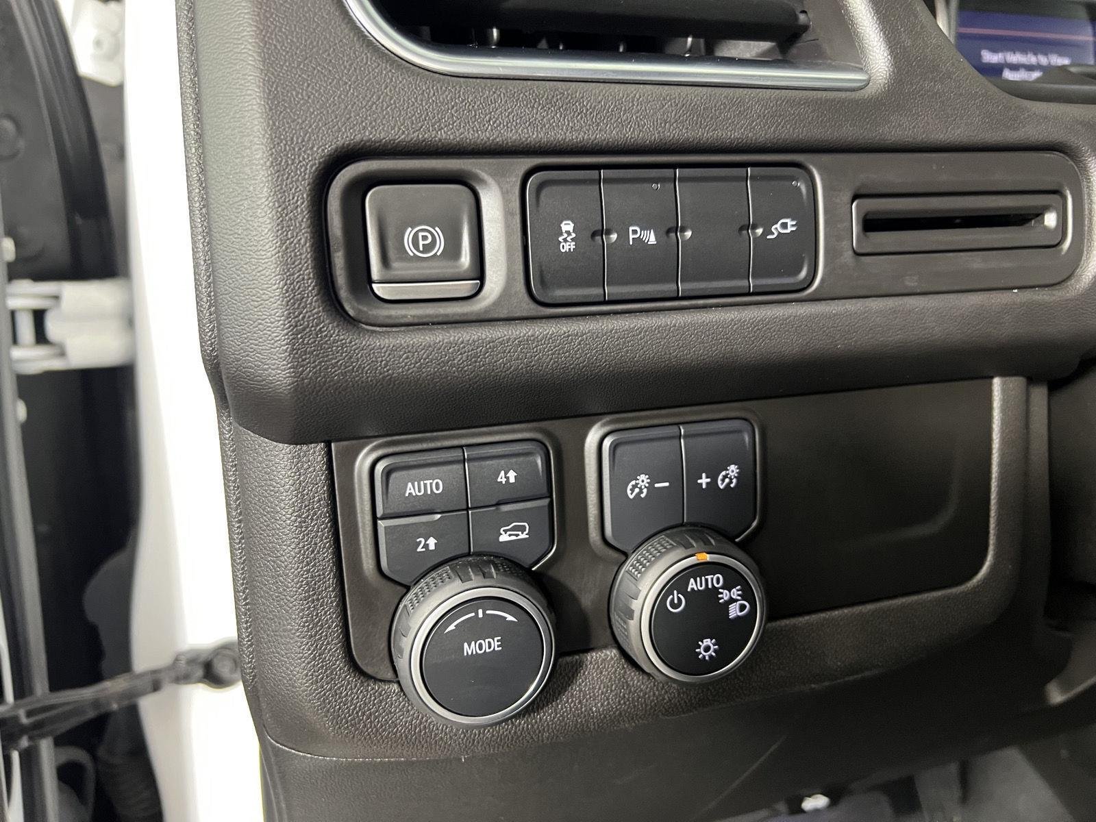 Used 2021 Summit White Chevrolet LT image 16