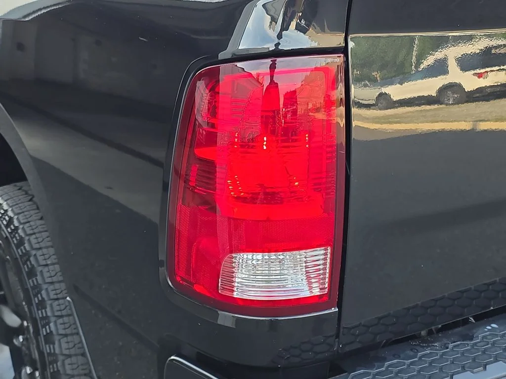 Certified Used 2018 Brilliant Black Crystal Pearlcoat Ram Big Horn image 29