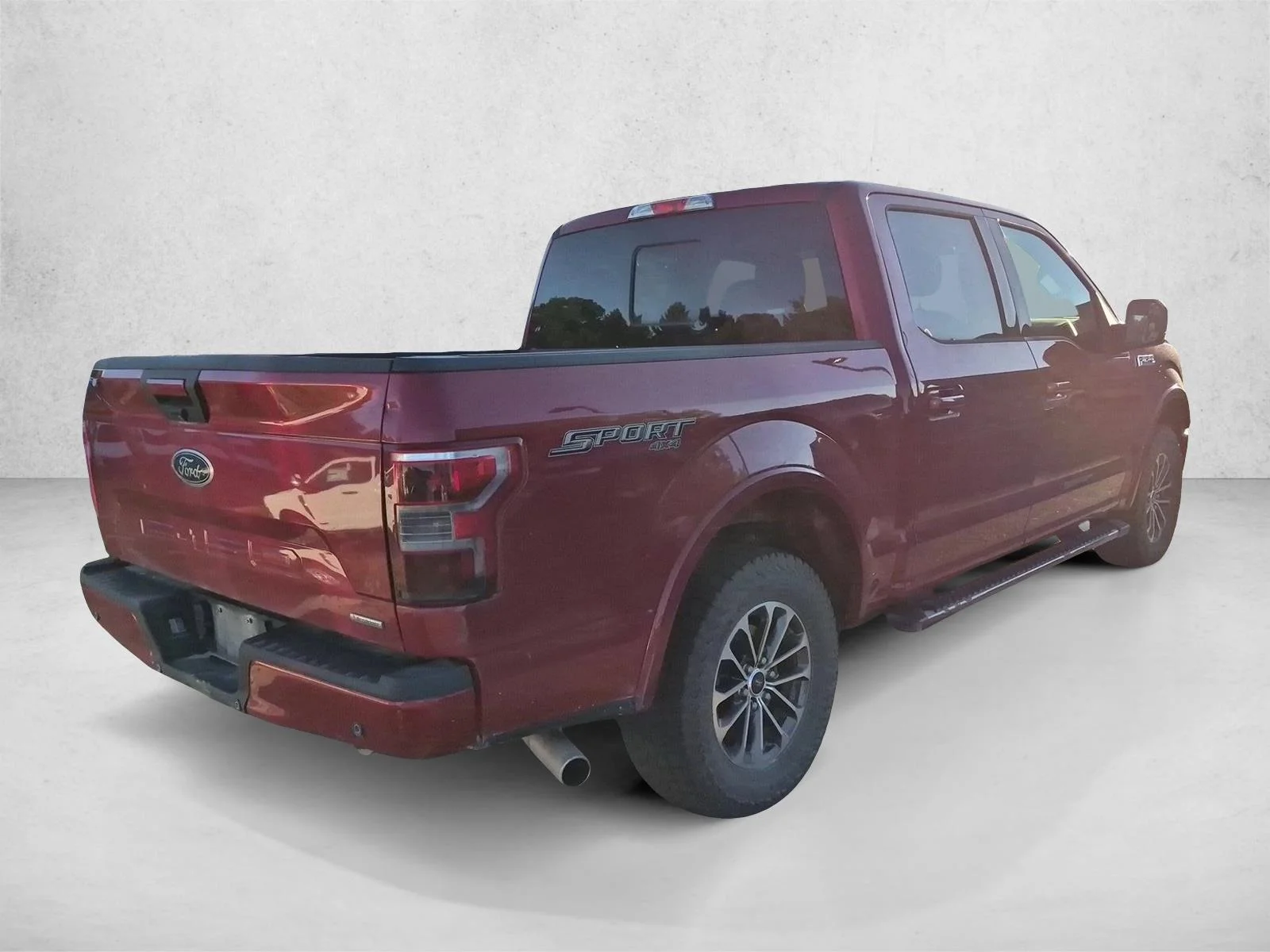 Used 2018 Ruby Red Metallic Tinted Clearcoat Ford XLT image 4