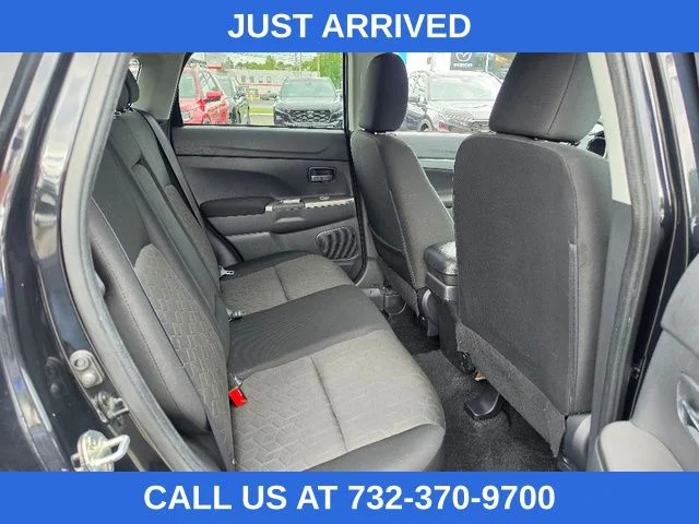 Used 2020 Labrador Black Metallic Mitsubishi 2.0 SE image 14