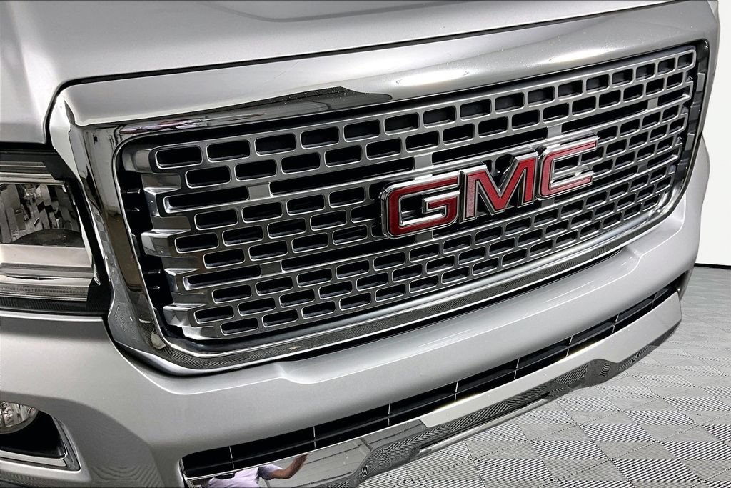 Used 2017 QUICKSILVER METALLIC GMC 4WD Denali image 26