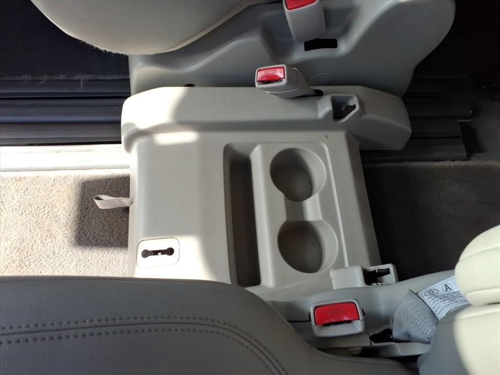 Used 2020 Beige Toyota XLE image 16