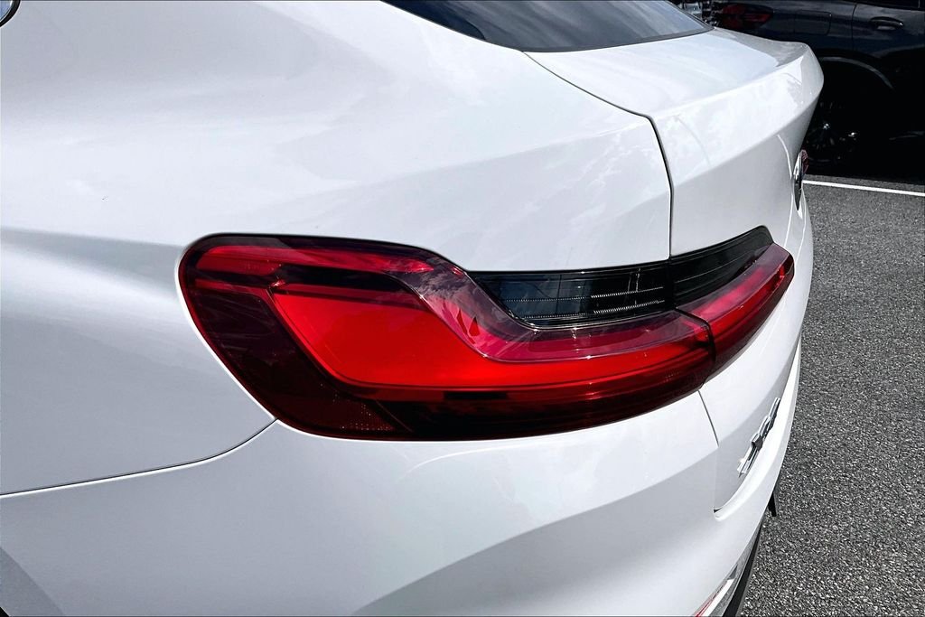 Used 2025 White BMW xDrive30i image 19