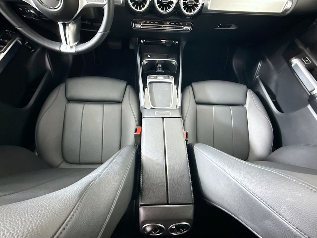 Used 2025 Night Black Mercedes-Benz GLB 250 image 16