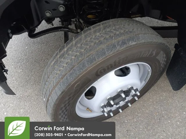 2025 Ford F-550 Super Duty Chassis Cab XL - Photo 27