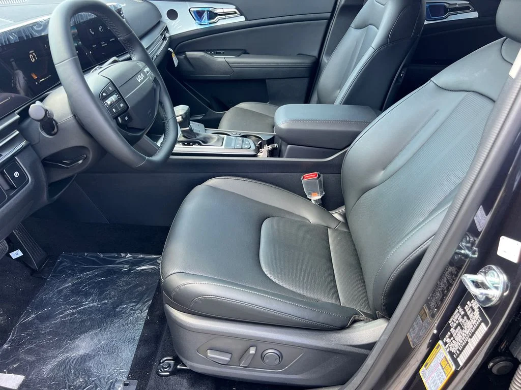 New 2026 Gray Kia EX image 9