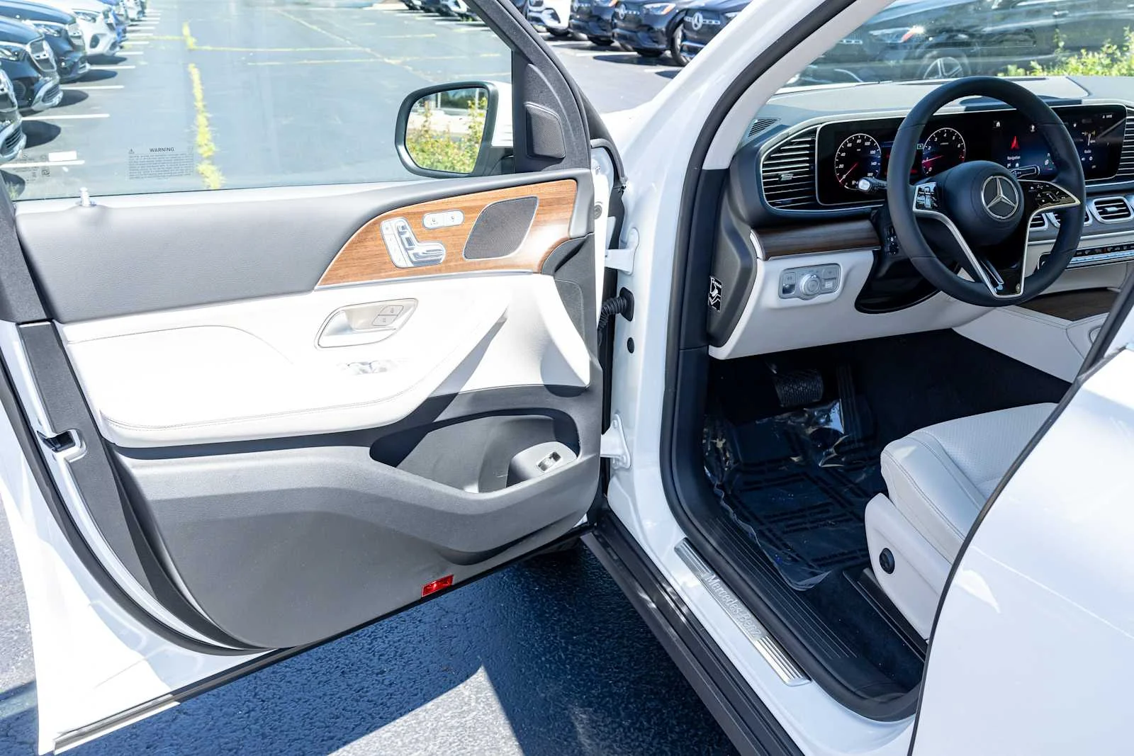New 2026 Polar White Mercedes-Benz GLE 350 image 9