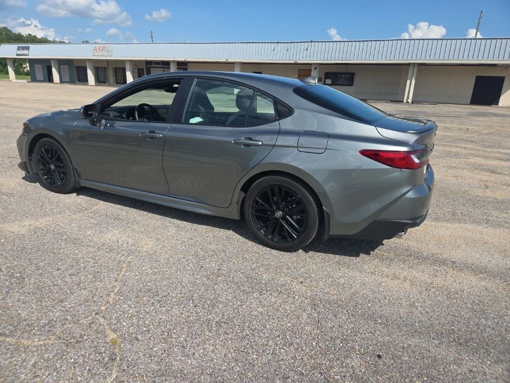 Used 2025  Toyota SE image 9