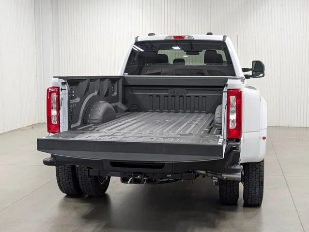 New 2026 Oxford White Ford F-450® XL image 59