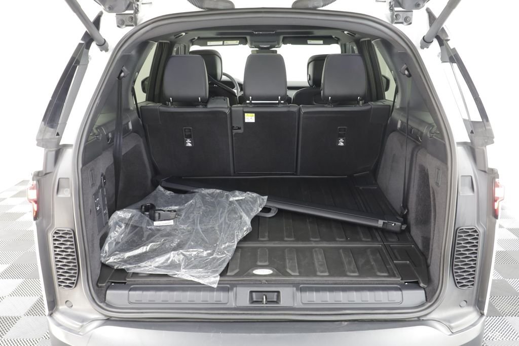Certified Used 2026 White Land Rover S image 19