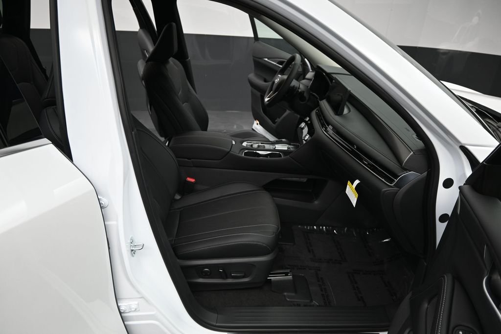 New 2027 RADIANT WHITE INFINITI Pure AWD image 15