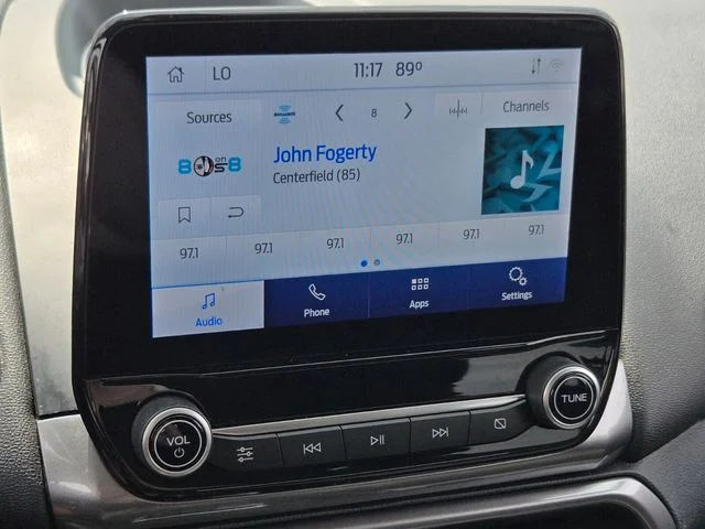 Used 2021 Black Ford SE image 28