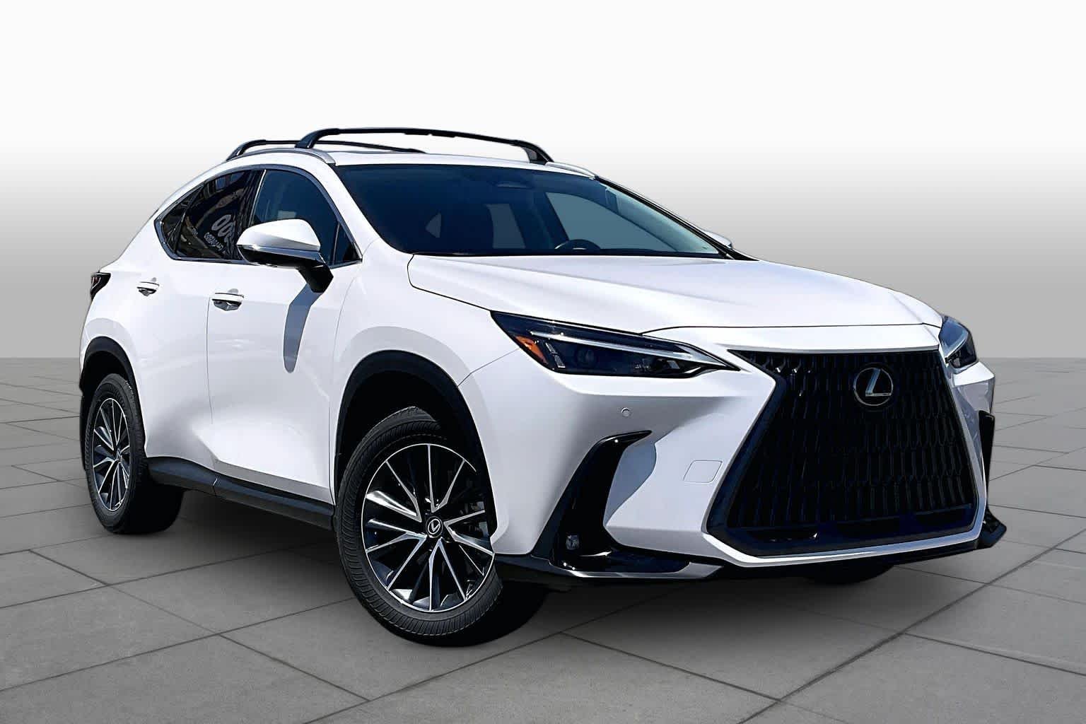 Used 2025 Eminent White Pearl Lexus Premium image 3