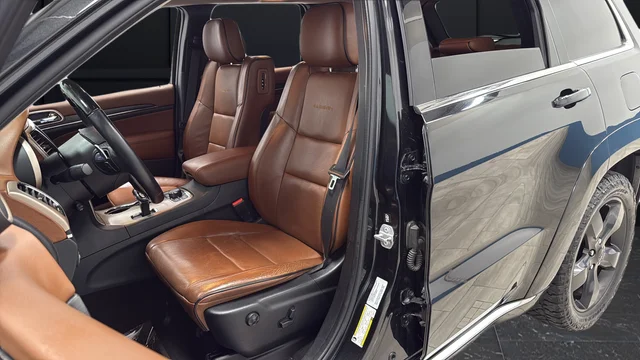 Used 2015 Brilliant Black Crystal Pearlcoat Jeep Summit image 9