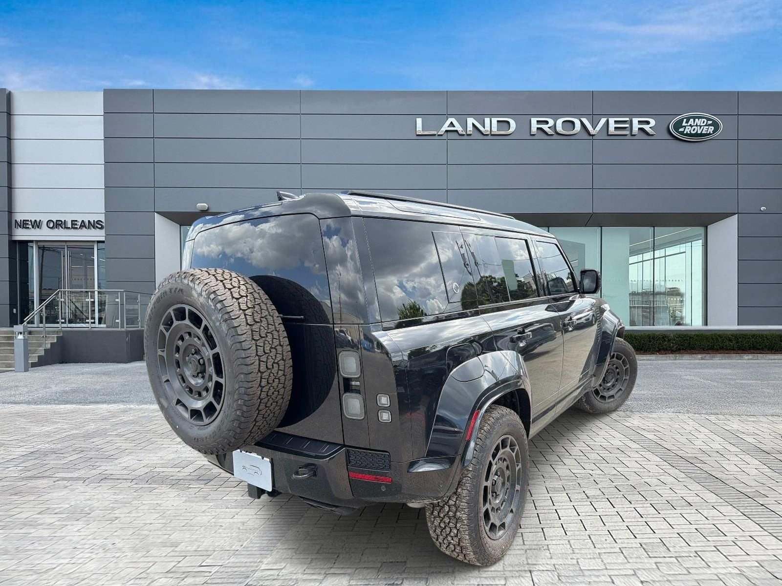 Used 2026 Black Land Rover OCTA Black image 6