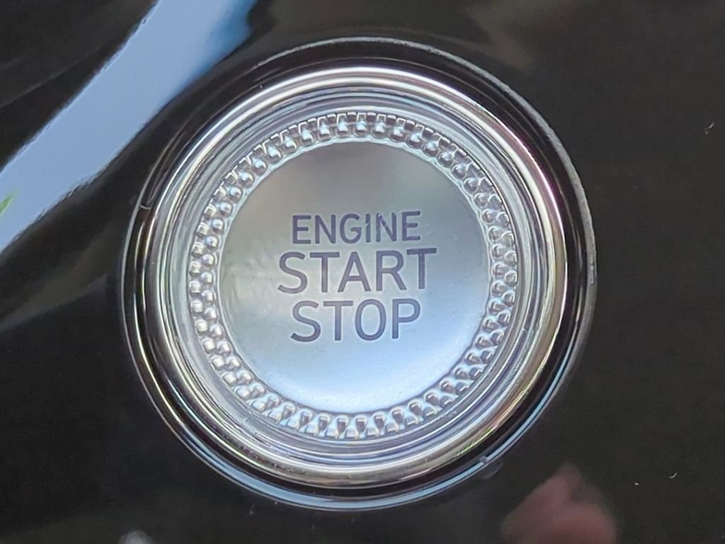 2026 GENESIS G70 Standard - Photo 37