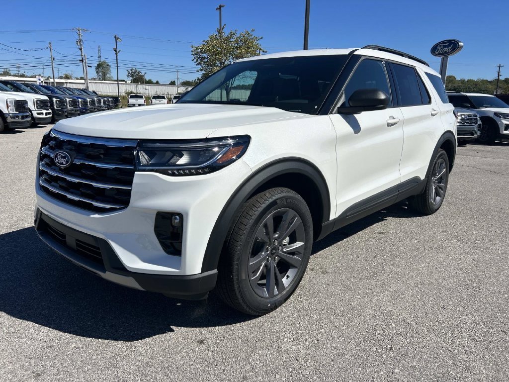 New 2027 Star White Metallic Tri-Coat Ford Active image 8