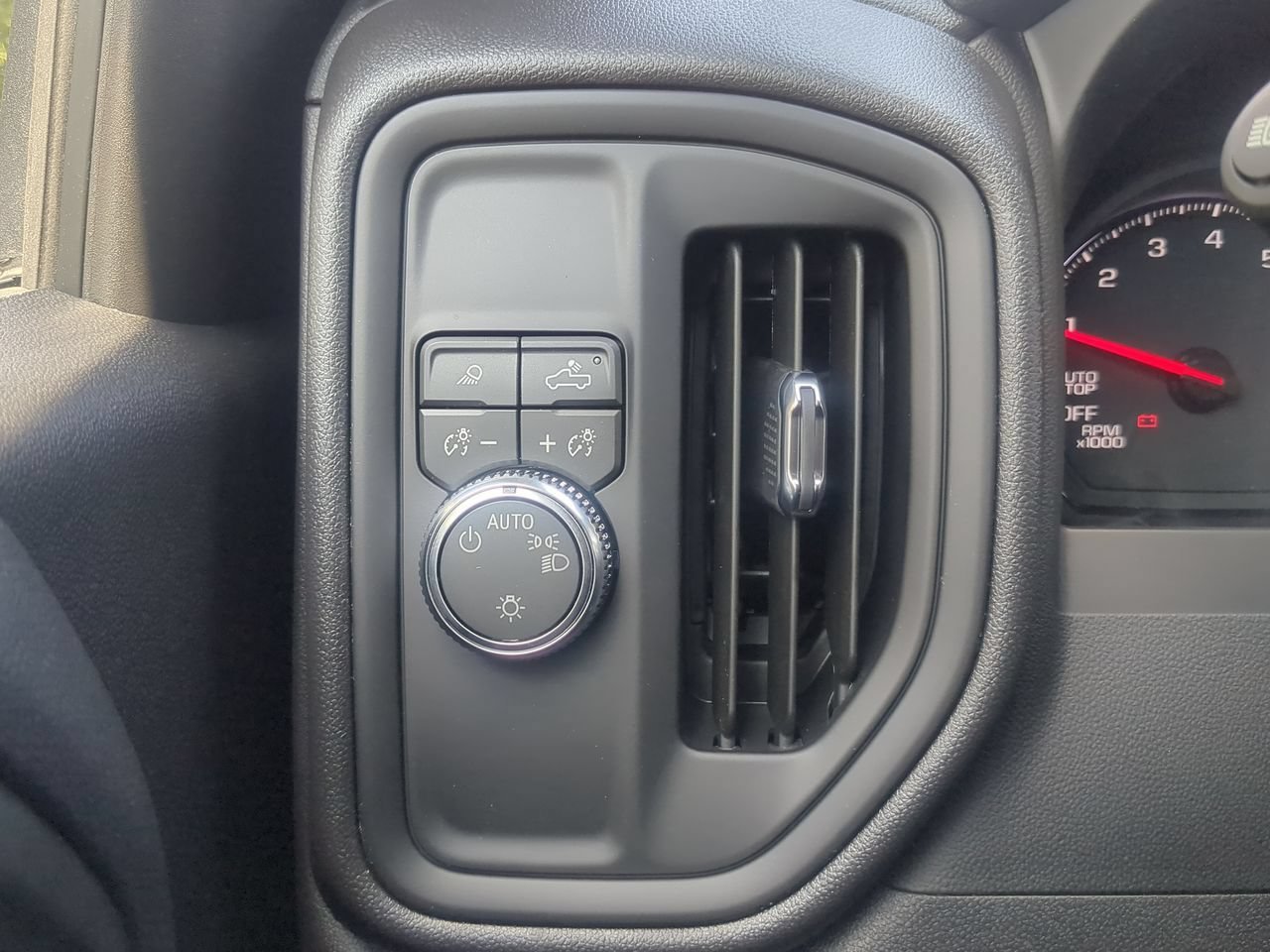 2026 GMC Sierra 1500 Pro - Photo 17