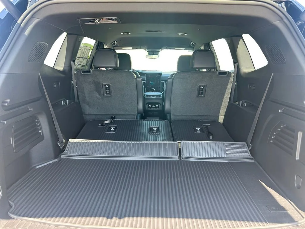 New 2026 Ebony Twilight Metallic GMC Elevation image 30