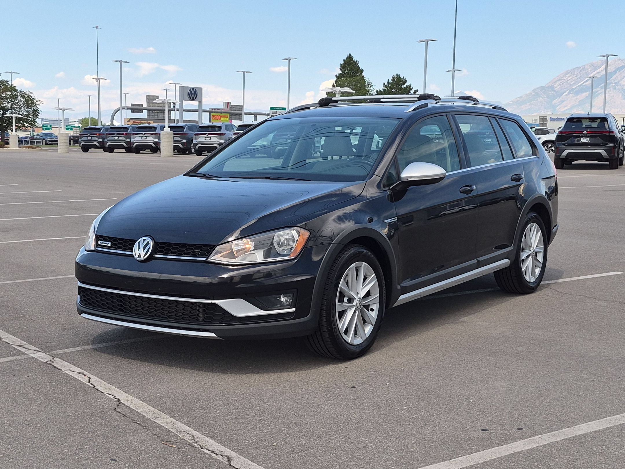 Used 2017 Deep Black Volkswagen S image 8