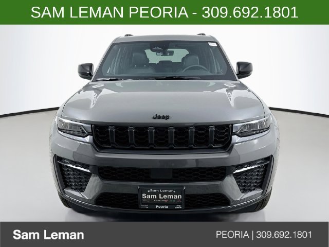 New 2027 Sting-Gray Clear-Coat Paint Jeep Laredo Altitude image 2