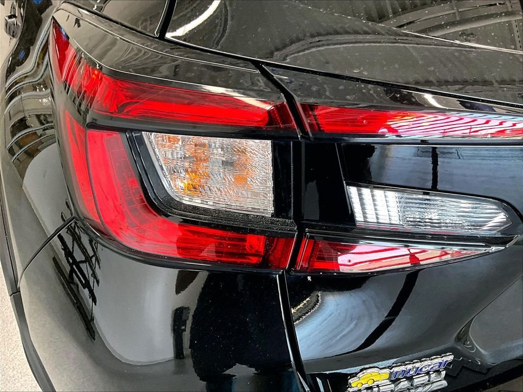 Used 2024 Crystal Black Silica Subaru Premium image 31