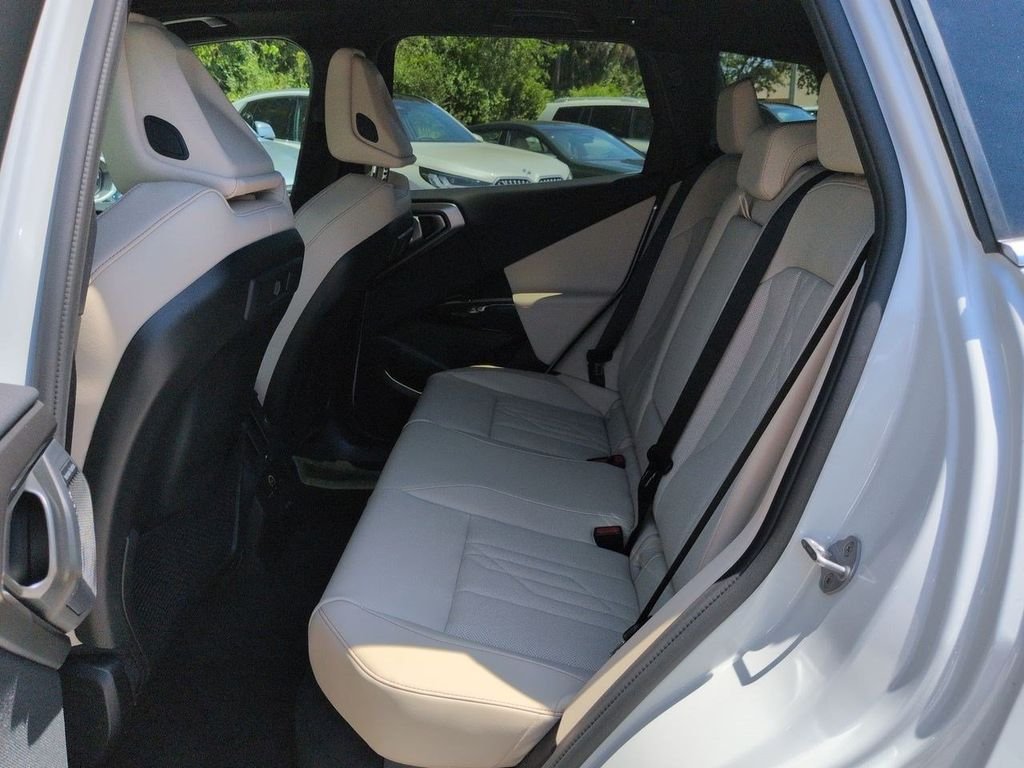 New 2026 White Metallic BMW 30 xDrive image 14