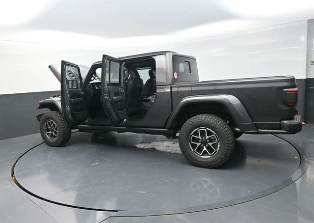 New 2026 Granite Crystal Metallic Clear-Coat Exterior Paint Jeep Rubicon X image 34