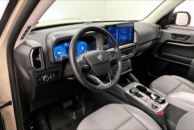 Used 2025 Desert Sand Ford Badlands image 17