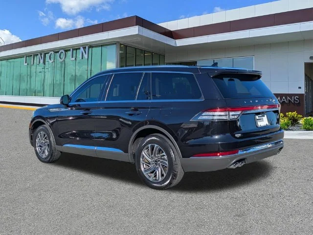 Used 2024 Black Metallic Lincoln Premiere image 6