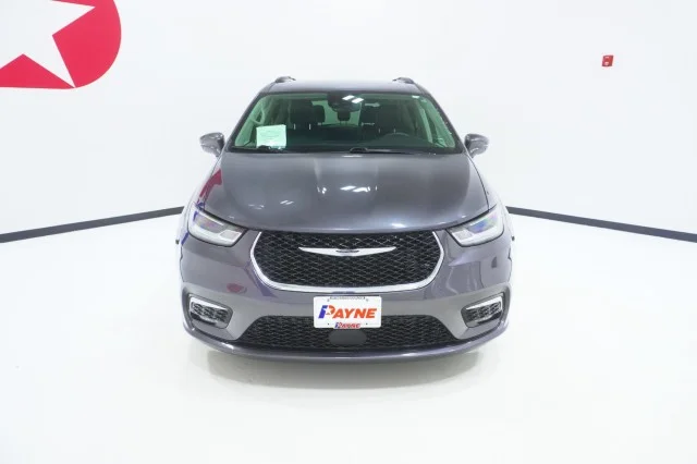 Used 2022 GREY Chrysler Touring L image 2