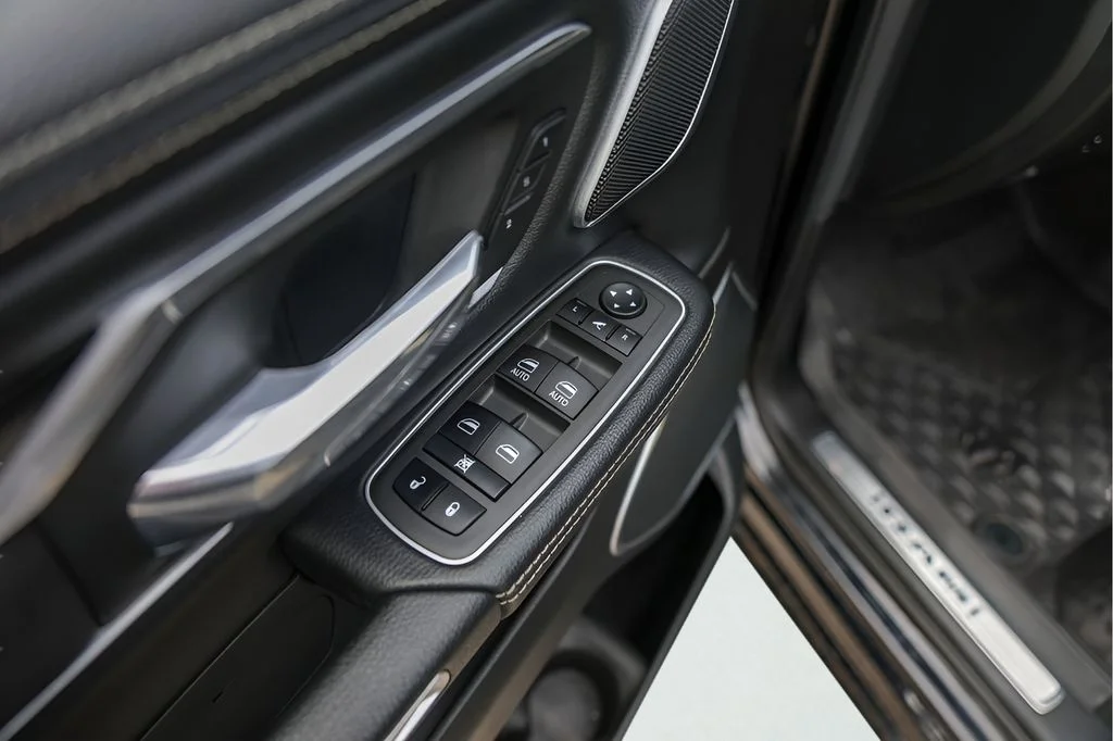 Used 2022 Black Ram Laramie image 26